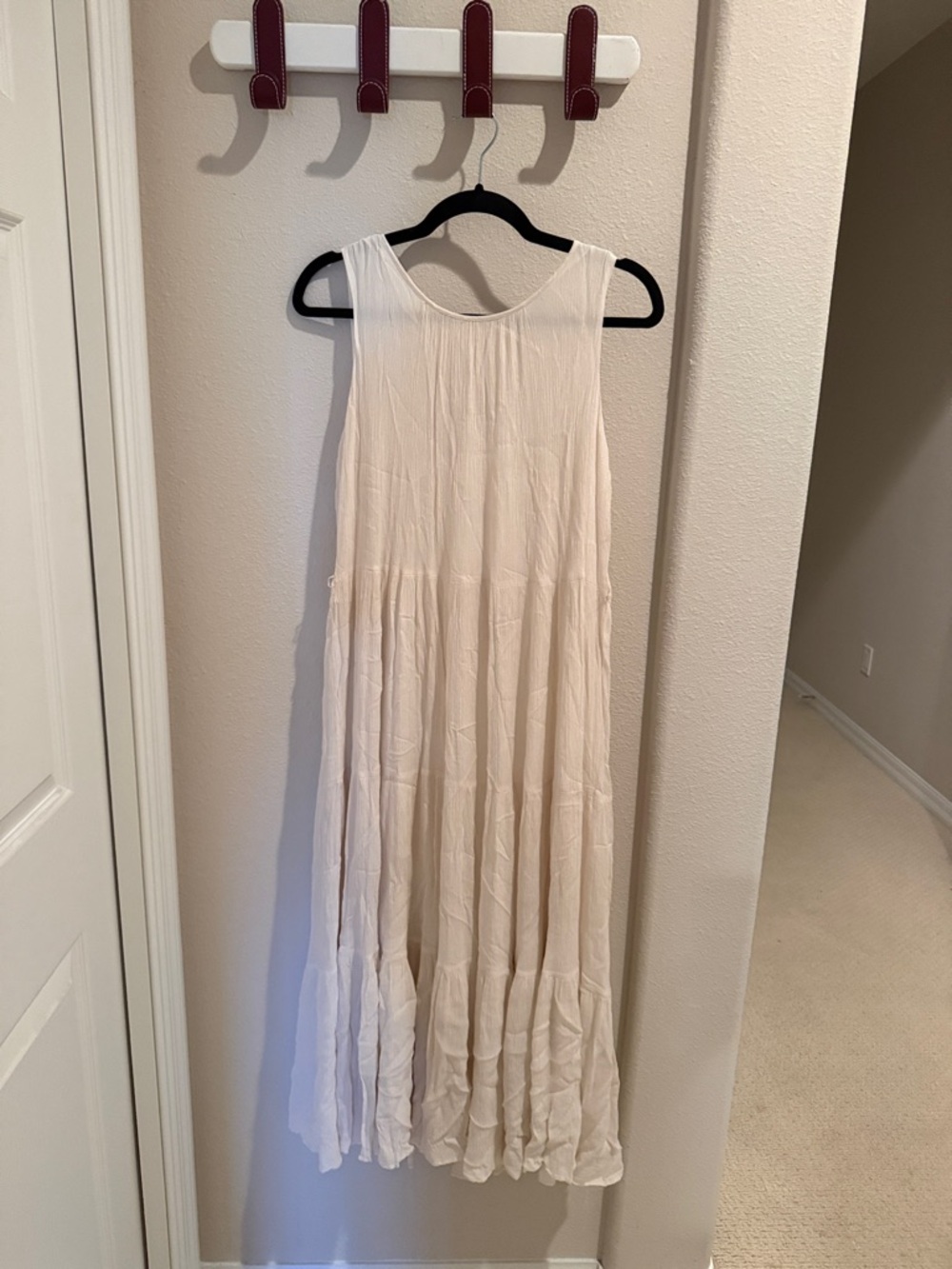 Gibson Latimer Cream Sleeveless Tiered Maxi Dress